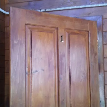 בית הארחה Casa Diana קוסטינסטי